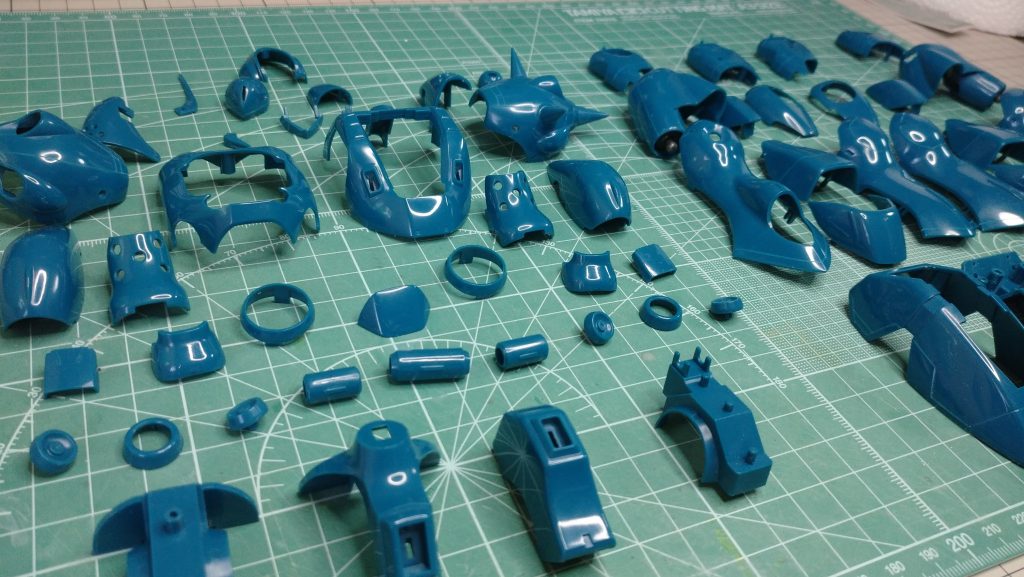 表面処理は600~2000番までヤスリがけした後、コンパウンドをかけてあります。