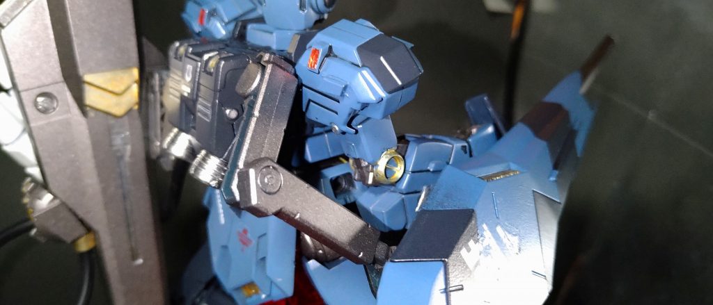 シールドバインダーはフレキシブルアームで接続されているため…