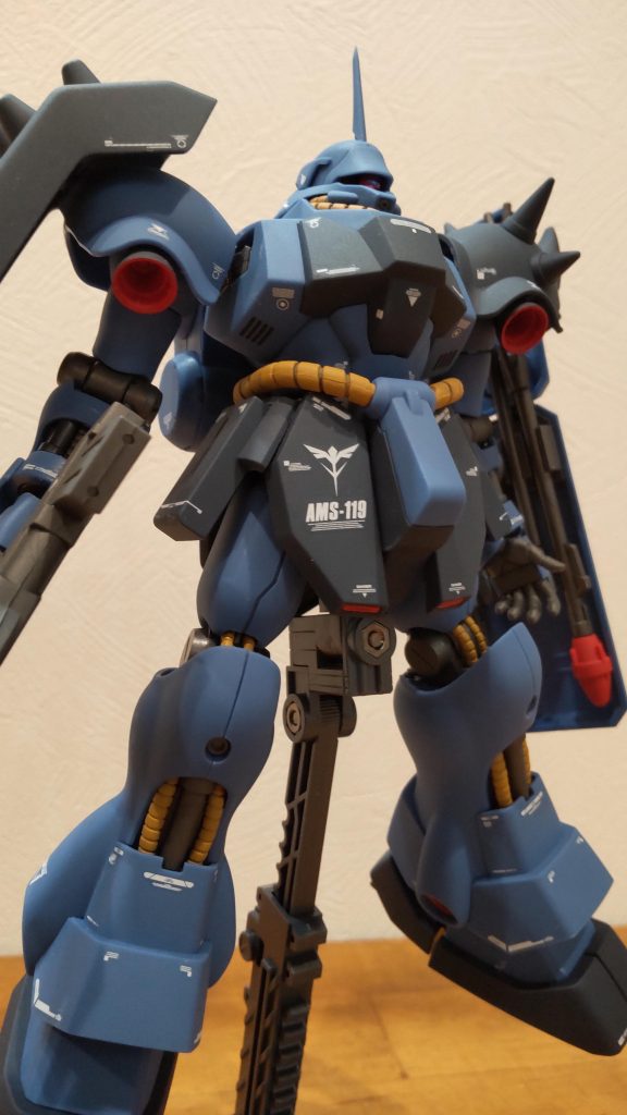 今回からバーニアと動力パイプの塗装にシタデルカラーを使用しました。噂通りすごい隠蔽力かつ無臭です。もっと早く使えばよかったかも(^_^;)