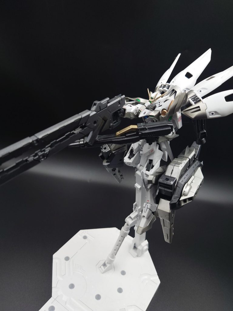 レールガンが重たくてうまく支えられず、バスターライフルで支えてしまい。。。