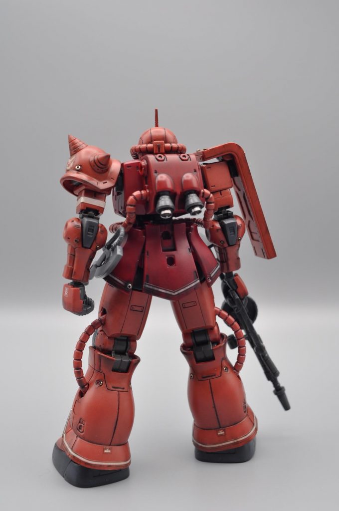 キットのバーニヤの中に金属の丸い筒にICソケットが突き刺してあります。