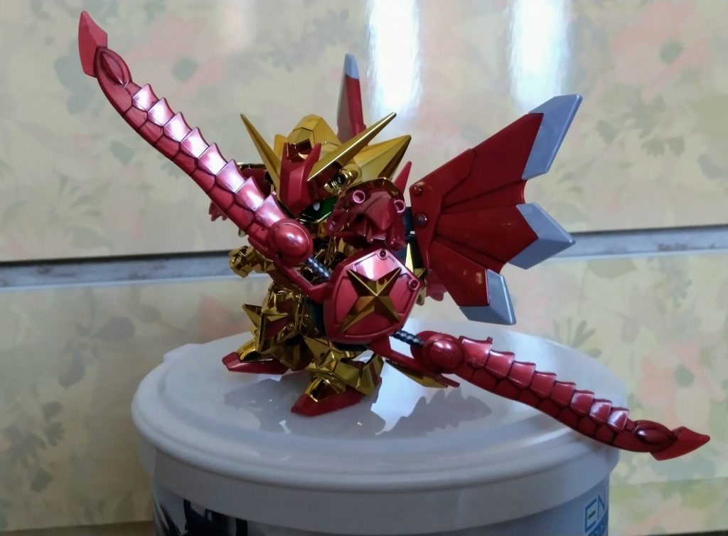 盾のパーツと剣を合わせると弓になるそうてすが……