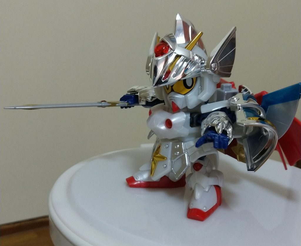 膝の丸い宝玉っぽいところもロイヤルメタレッドで塗装しています。今回はこれで終わろうと思います。最後まで見ていただきありがとうございました!