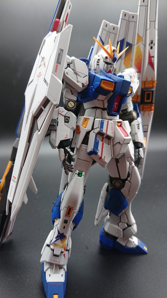 RX-93ffνガンダム+フィンファンネル