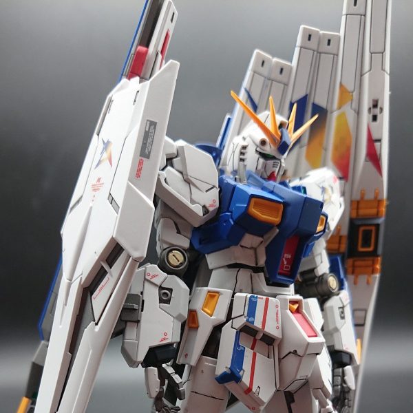 RX-93ffνガンダム+フィンファンネル