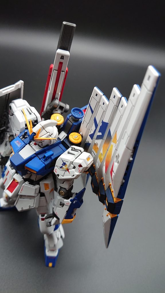 RX-93ffνガンダム+フィンファンネル–2枚目/制作者：@tonic_____