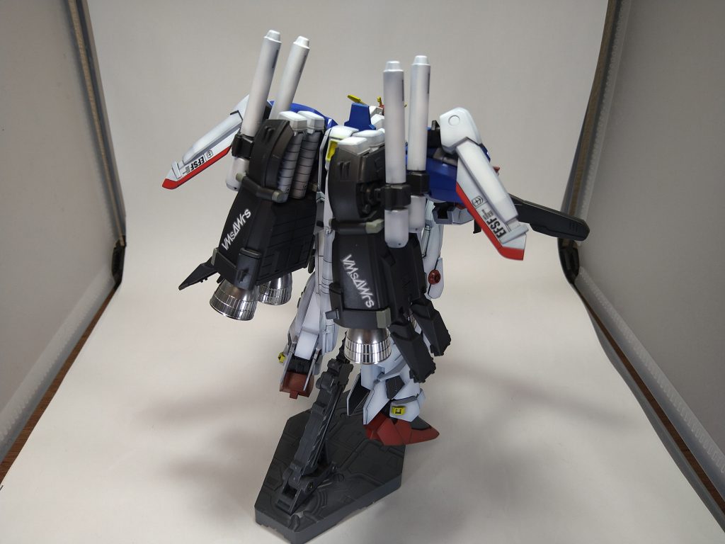 バーニアはメッキ調に塗ってワンポイントにしてみました