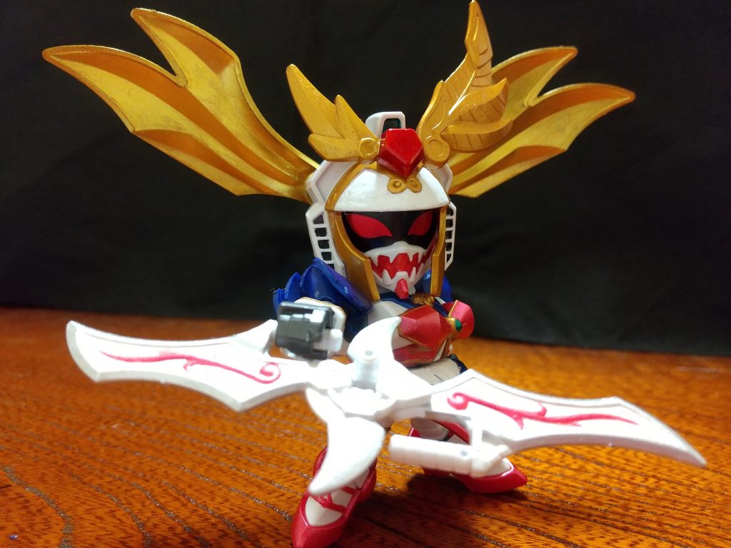 お姉さん、顔コワイですよ