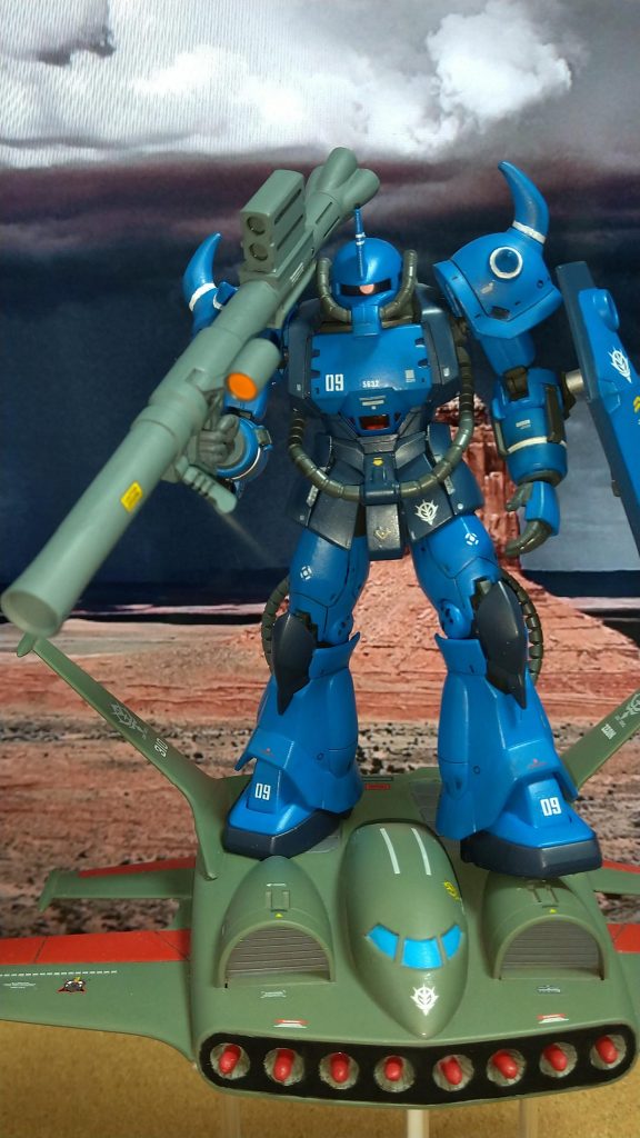 ドダイのミサイル発射口を、何らかの形でディテールアップしたかったので、ランナーを加工し、発射口に取り付けています。