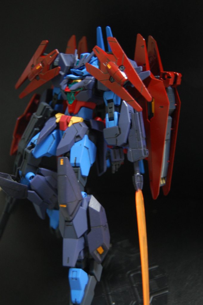 青い肌の機体ってちょっと異彩を放ってていいですね。機体色はティターンズカラーと迷ったのですが、こちらにして正解でした。