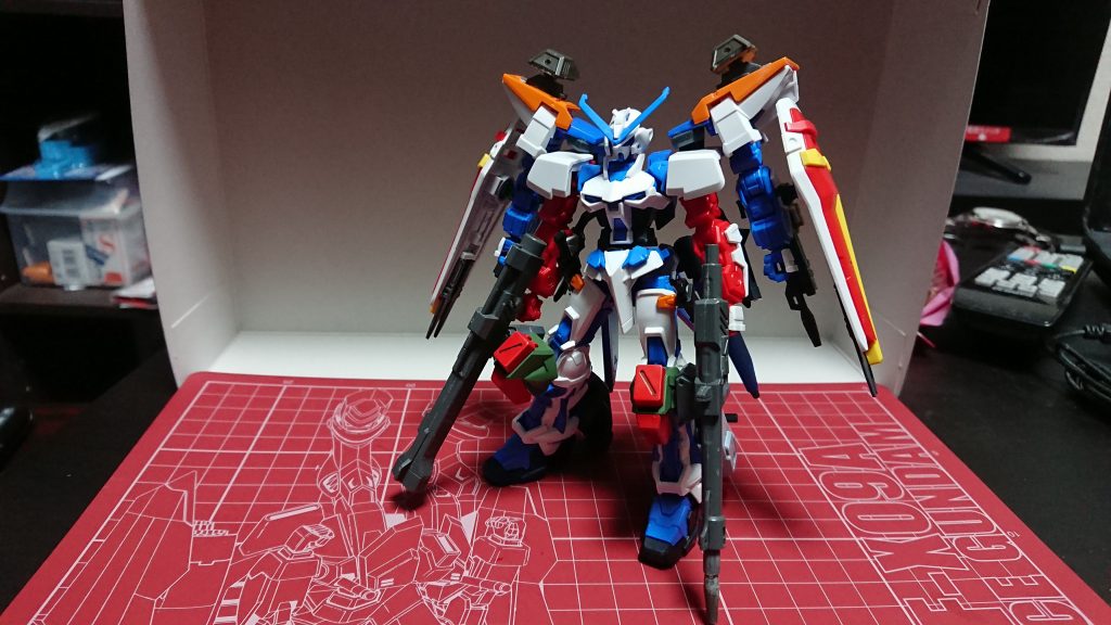 だいたい決まってきた段階このときにはまだアストレイベースのフルアーマー機でした