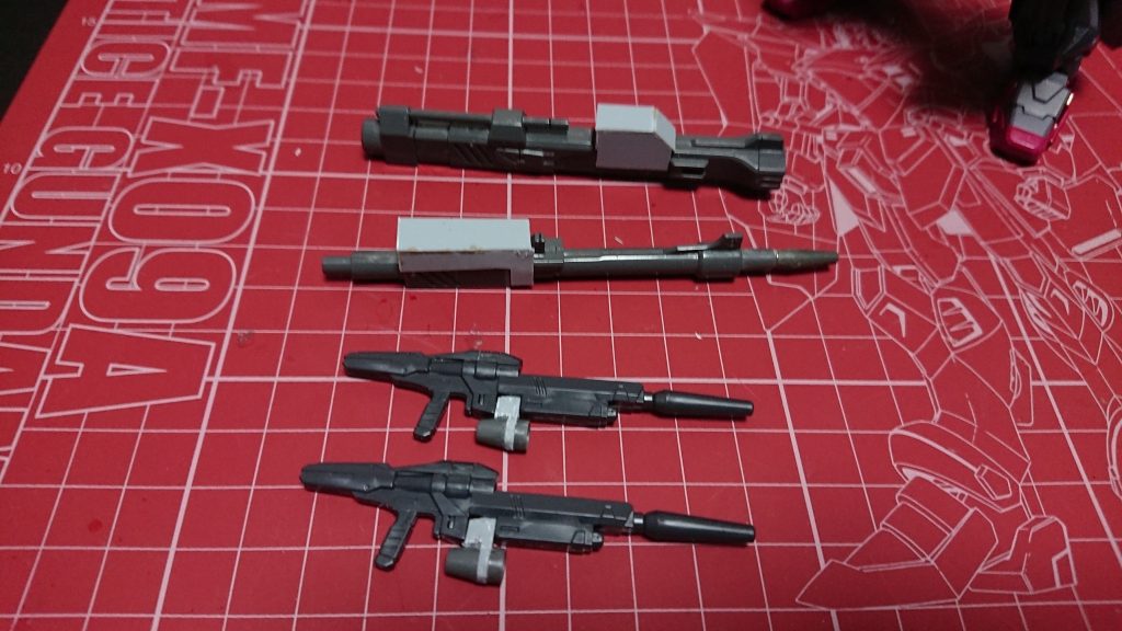 ジャンクパーツの間にプラ板を挟み、元の持ち手固定位置に接着されています長々とご覧いただきありがとうございました!