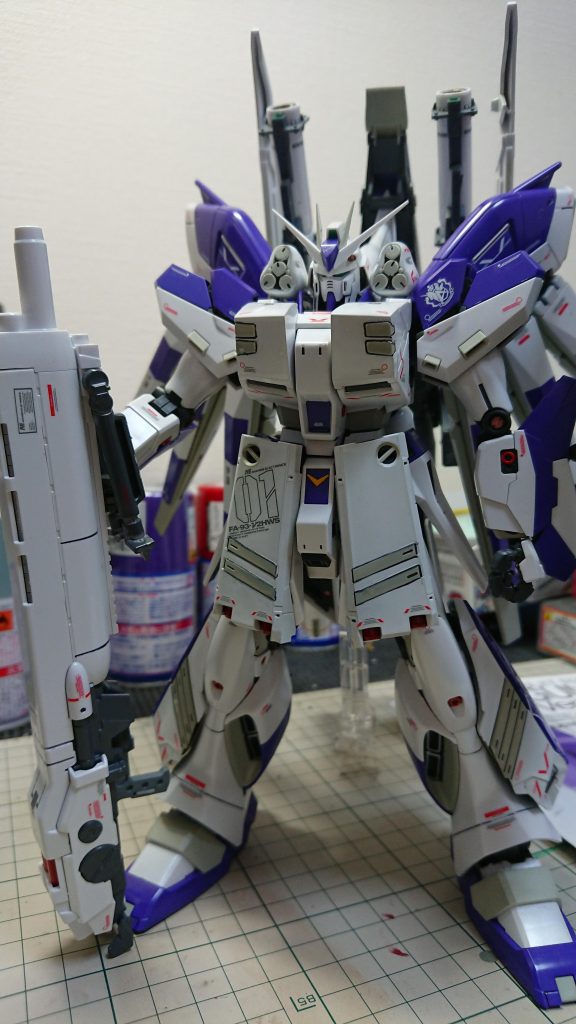 デカール貼りは嫁さんに協力してもらいました(^-^;