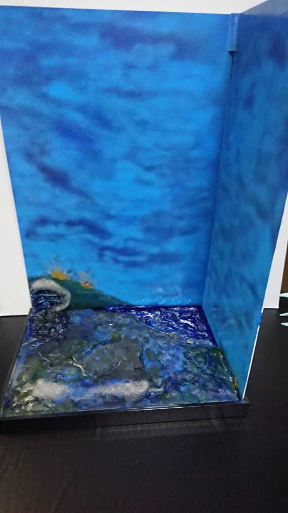 ベースの仕上がり。背景はアニメのイメージで塗装。撮影して完成予定でしたが画像確認でアニメによせた塗装が見た目より明るく見えるので暗めにぼかし追加してます。