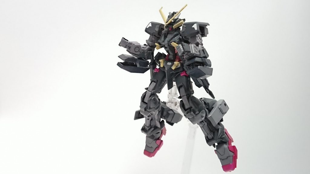 腕部ガトリングパワードアームズパワーダーから残弾ゼロ時にはパージか相手の攻撃の盾に使用