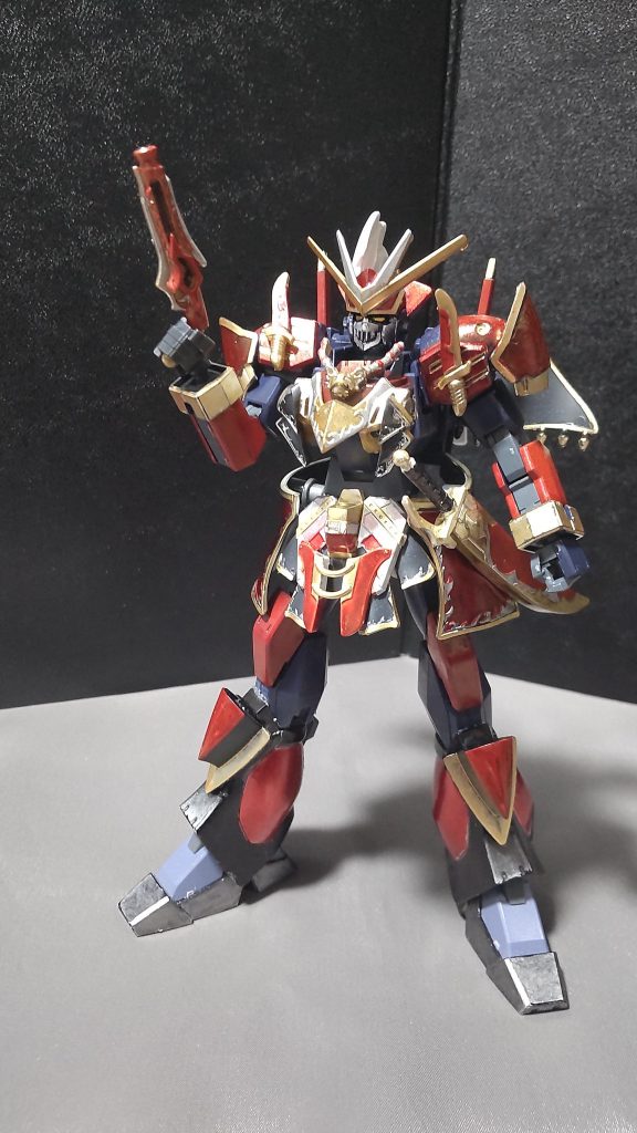 キリフィッシュベンジャミンV2ガンダムの武装の一つである小型の拳銃。ドッズライフルより遥かに小回りが利くので、彼女はこちらを愛用している。※この銃はGエグゼスのハンドパーツでは取手が小さくはまらないので、ベンジャミンのハンドパーツを使用しています。ボールジョイントの互換性は同じなので、交換・接続に関しては問題ないです。