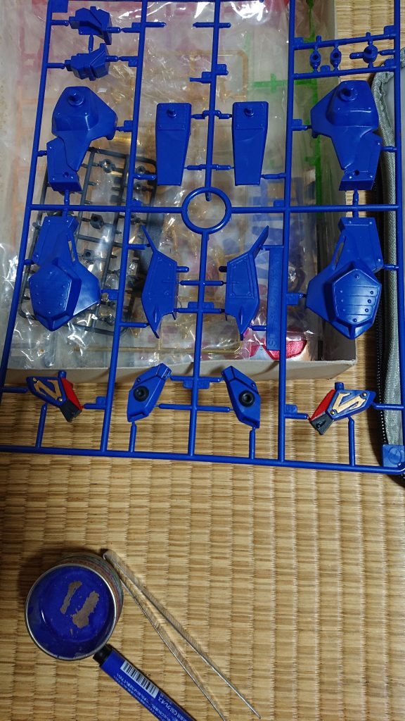 肩のZの字をつまようじ塗装です。