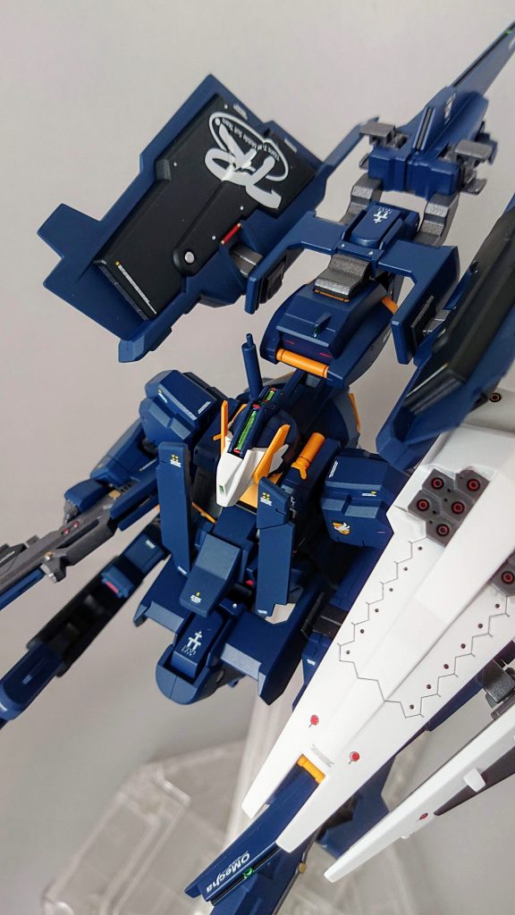 何となく大変そうで敬遠していましたが、友人の影響で水転写式デカールに初挑戦しました。ＴＲマークの中央が破れて穴が開いてしまいましたが、それでもマーキングシールより完成度が上がった印象があり大満足です。