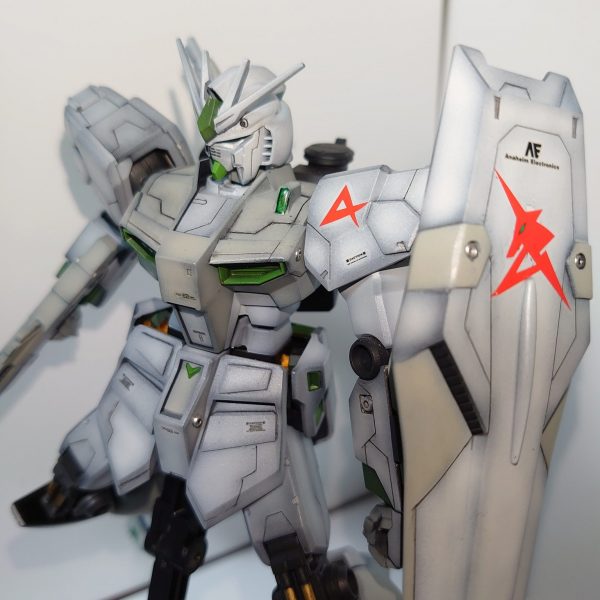 EG νガンダム　ﾌｧｰｽﾄﾛｯﾄｶﾗｰ風