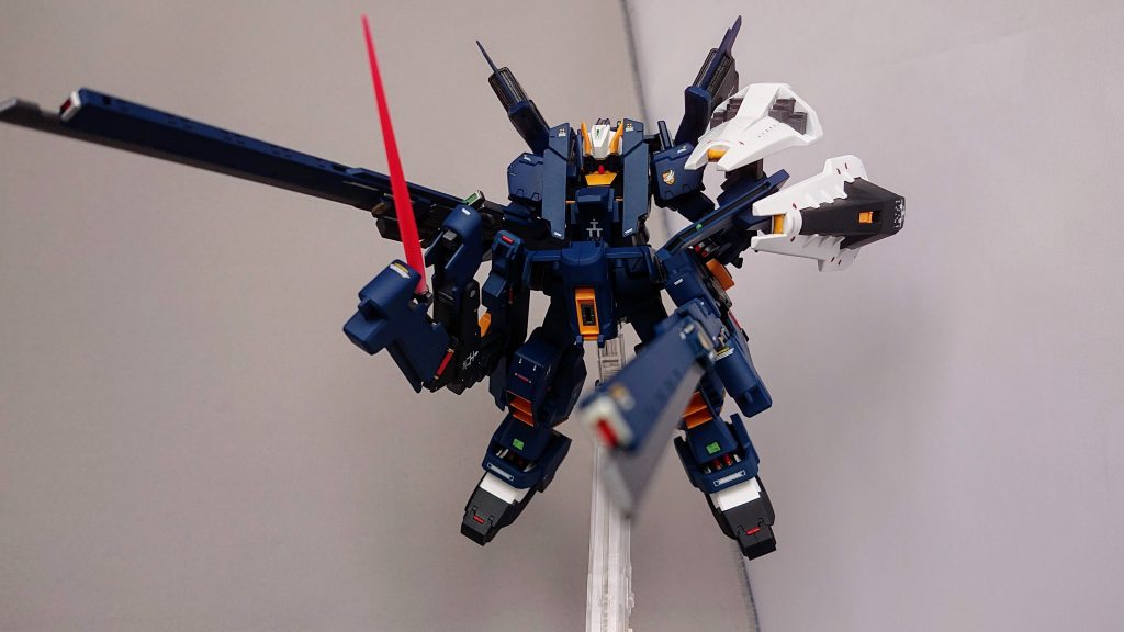 正面。フルドドの後ハメ加工が思いつかなくて合わせ目消しを断念したんですが、思っていたより目立たなくてホッとしてます。