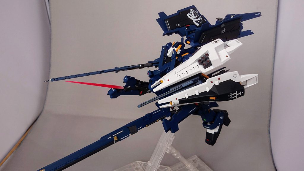 一番カッコイイと思う角度。ゴテゴテしていて最高です。