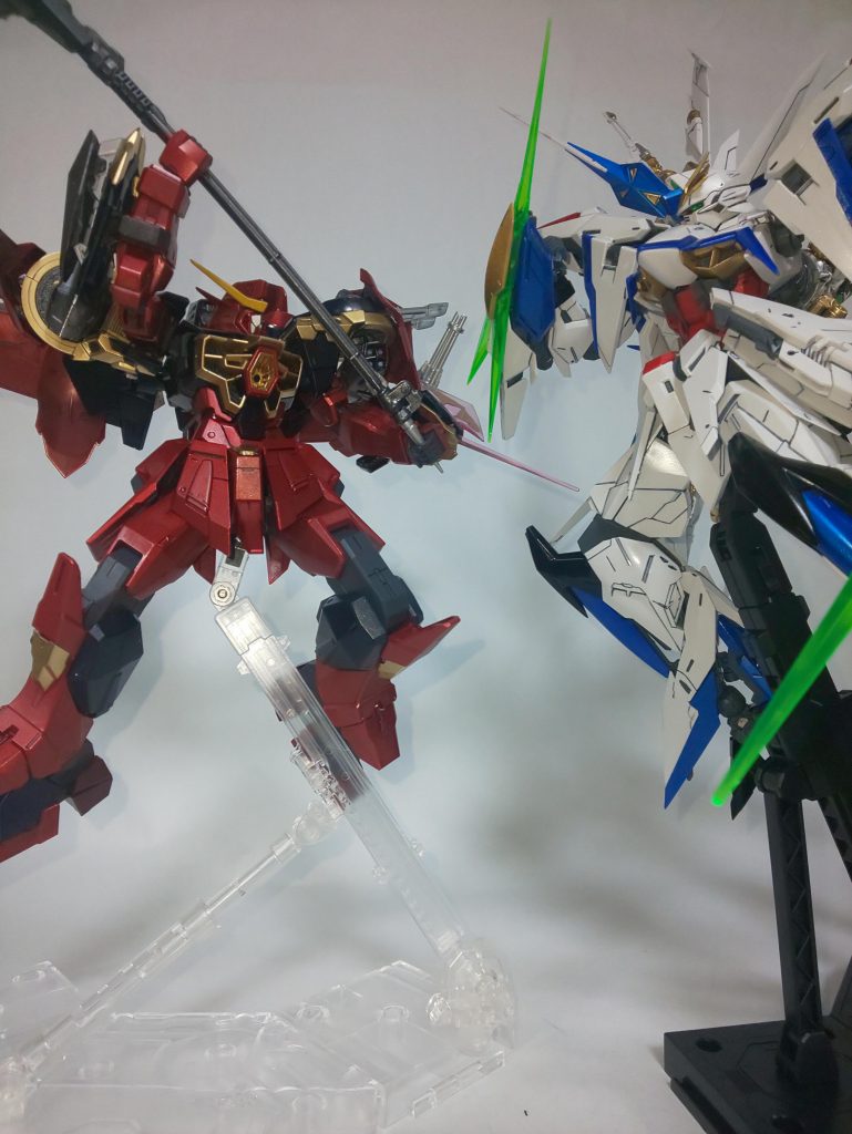 やりたかった対決シーンエクリプスの青白黄色対カラミティの赤黒黄色燃えます