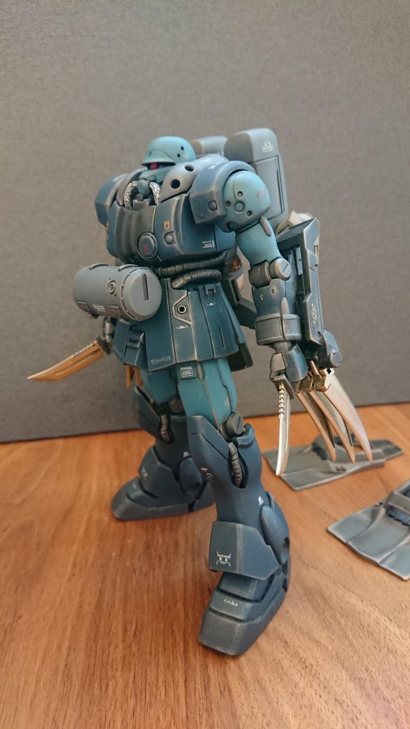 漁が終わり、足ヒレを脱いだ画