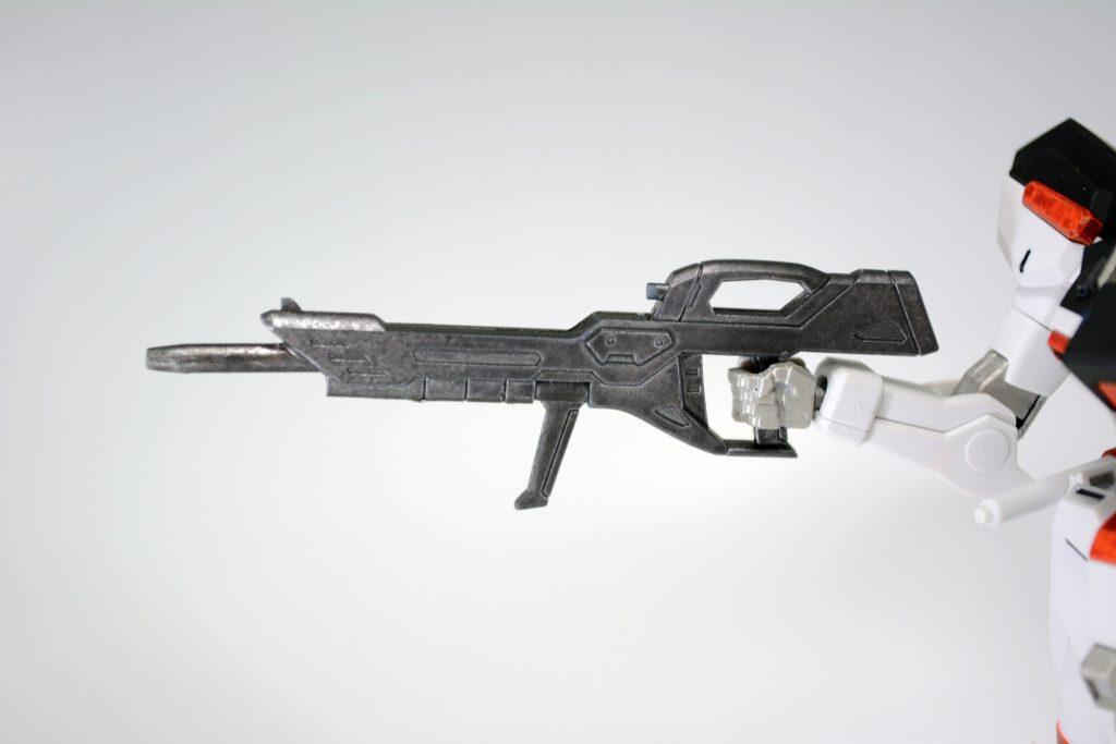 ビームライフル銃口を円筒状に改造しています。