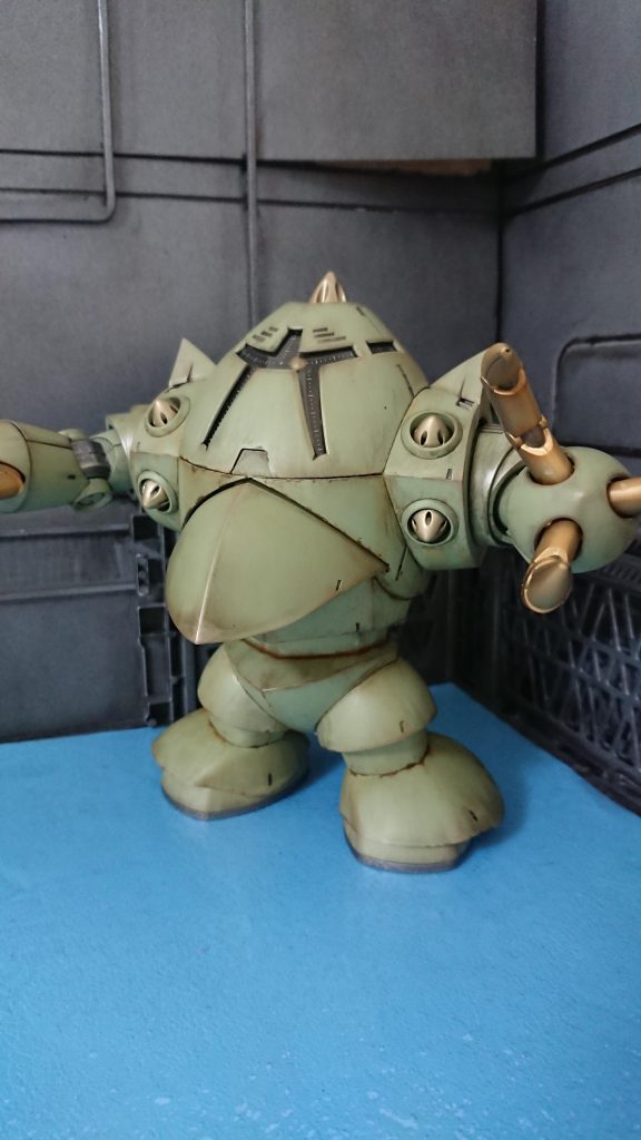 「がおー！」として、猫だまし(デカール貼り前)(汚し途中)で飽きてポーズを取らせている画