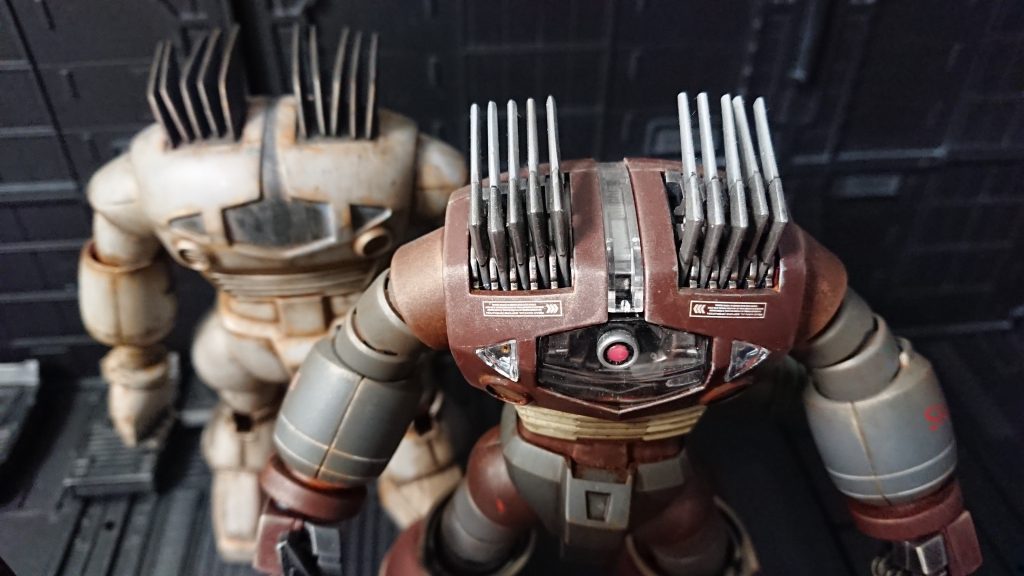 頭にツノ...初めてこれを見た連邦軍パイロットは苦笑したことでありましょう...w