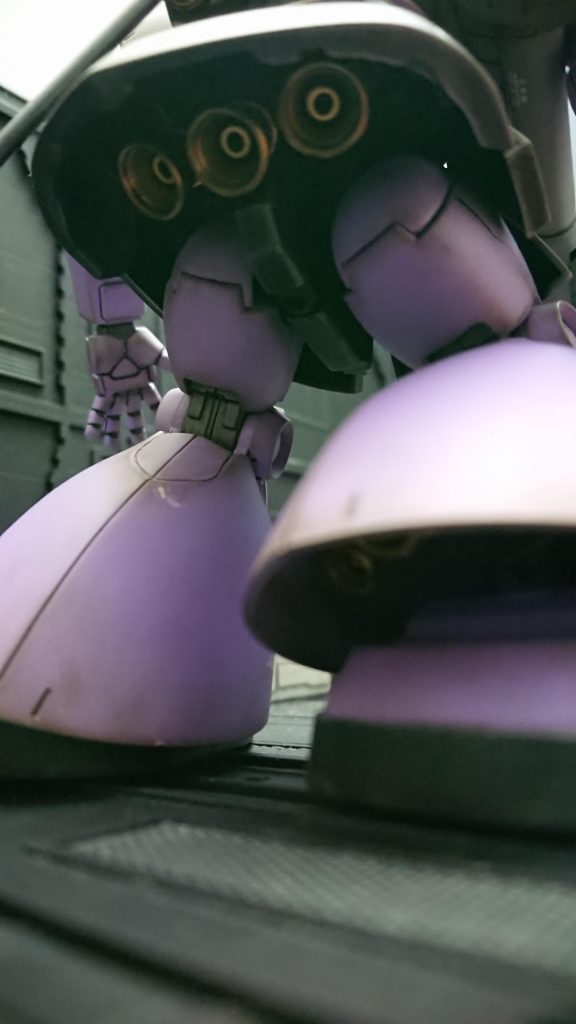 こちらもタミヤの「高い金」を数度吹き付けましたがほぼ見えない...金属感はガイヤノーツ(でしたっけ？)の「金属系塗料」を使用した方が遥かに良いと学びました...