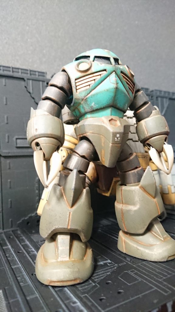 3本爪は頑張って尖らせましたが、こう見ると普通ですね...もっと手が切れる程鋭くしないと武器のように見えないのでしょう...