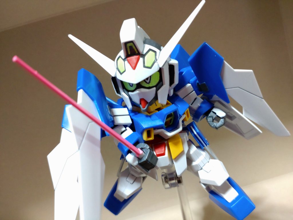 今回、ただつくるだけではアレだったので、目の表情を手描きしてるっス