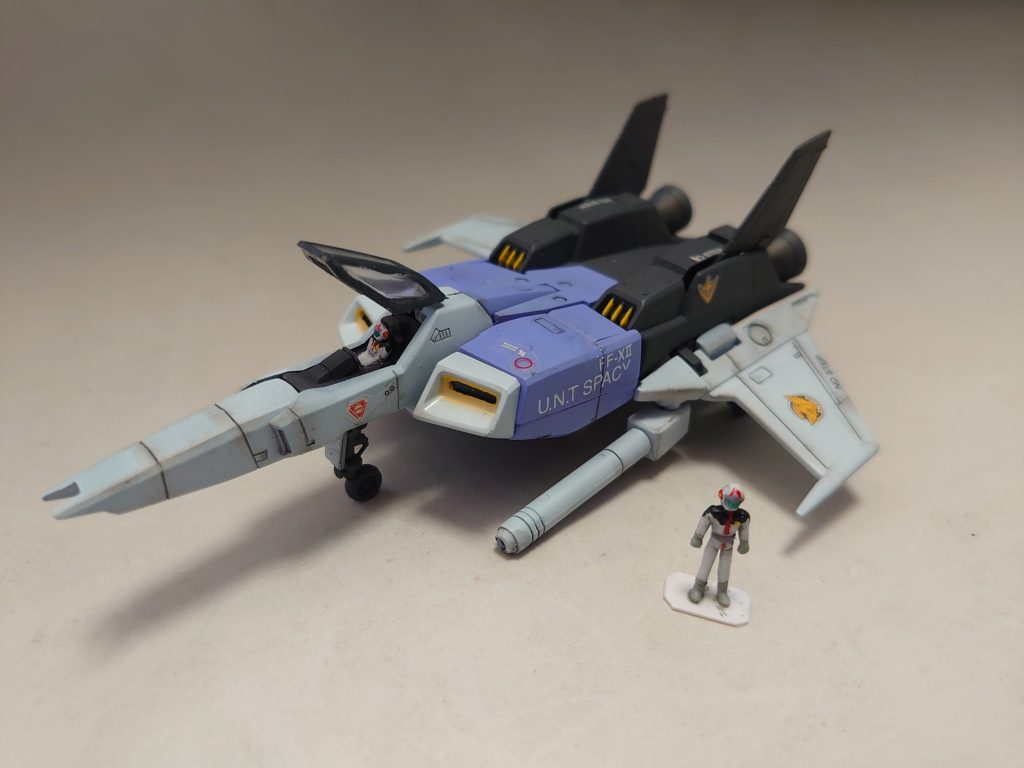 コアファイターⅡ。ノーマルスーツのコウ・ウラキ少尉は筆塗りです。