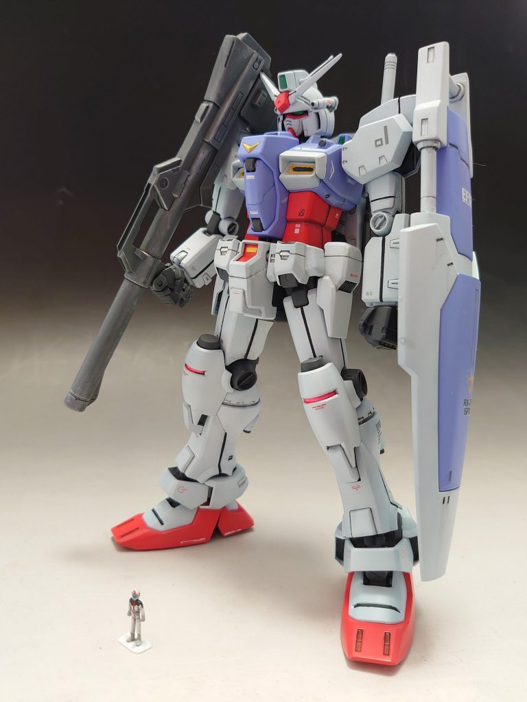 ガイアノーツのNAZCAカラー(ミリオンブルー、フレイムレッド)に白を混ぜて中間色を狙いました。白は同じくスチールホワイトで自分なりにイメージに近い色が出せました。