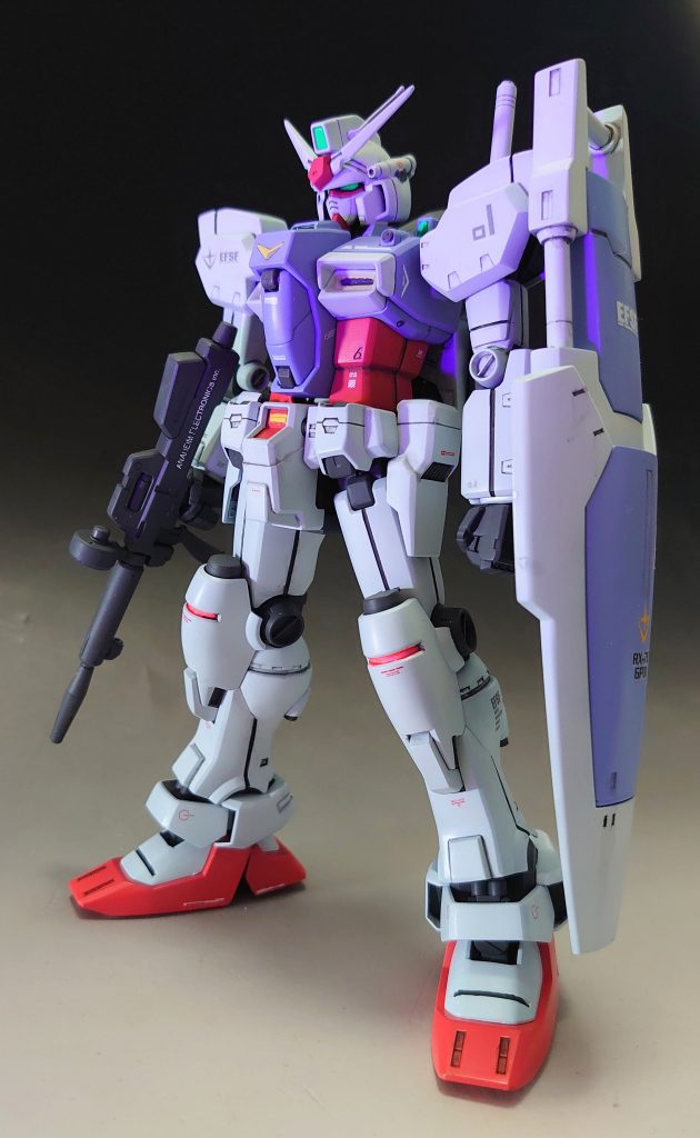 各センサー類を蛍光カラーで塗装してブラックライトで反射して光ります。