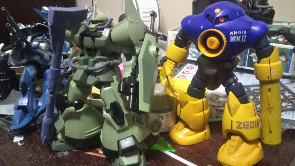 デカール無し色はおとなしくザクカラー