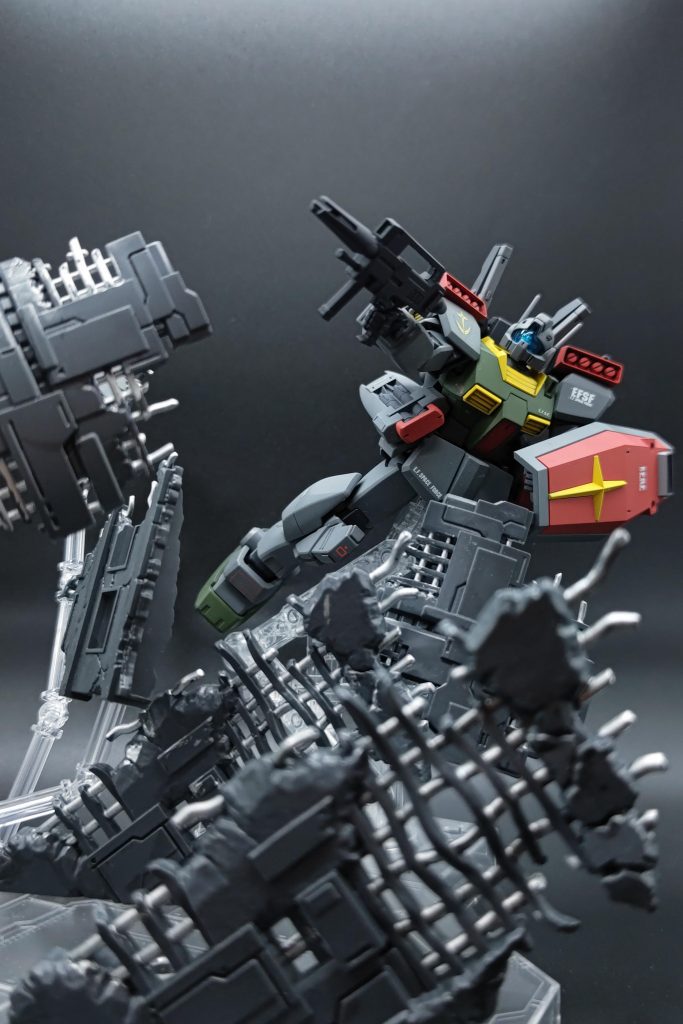 デブリか市街地をイメージしましたが、ユニコーンに刺激された市街地は安直だったのでデブリ宙域をイメージして正解でした。次は、もっとロービジな感じで仕上げたいです。(デブリベース使用)