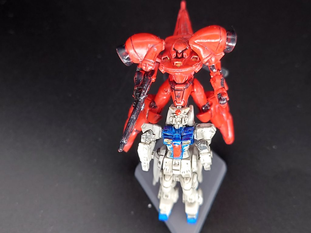 フィギュアも水性カラーで筆塗り