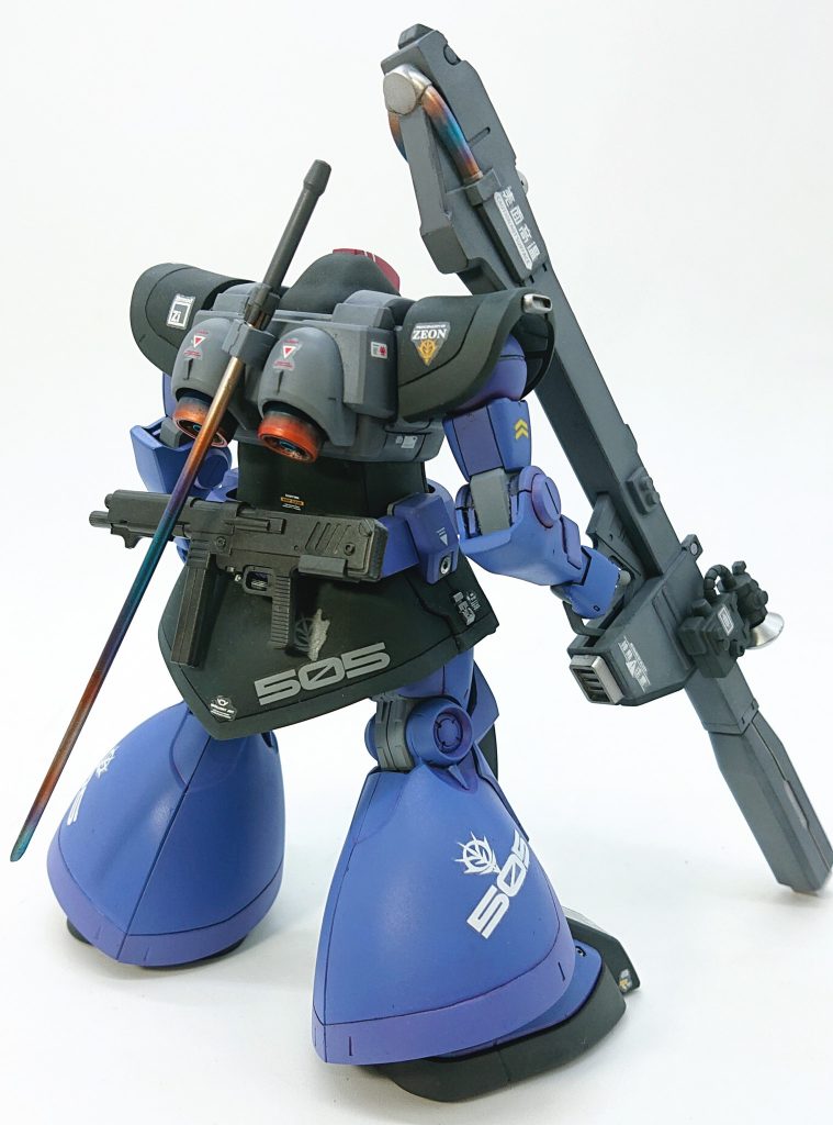 背面、MMP-80はネオジム磁石で脱着可能