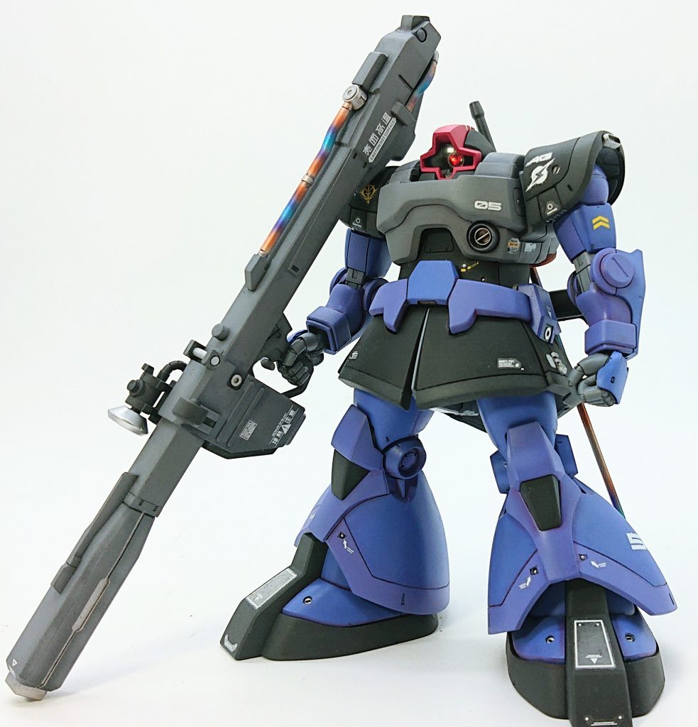 プロポーション変更にて重厚なドムの魅力を高め、各所にディテールアップやスジ彫の追加を行い、リックドム故に、宇宙機っぽくなるように心がけました。