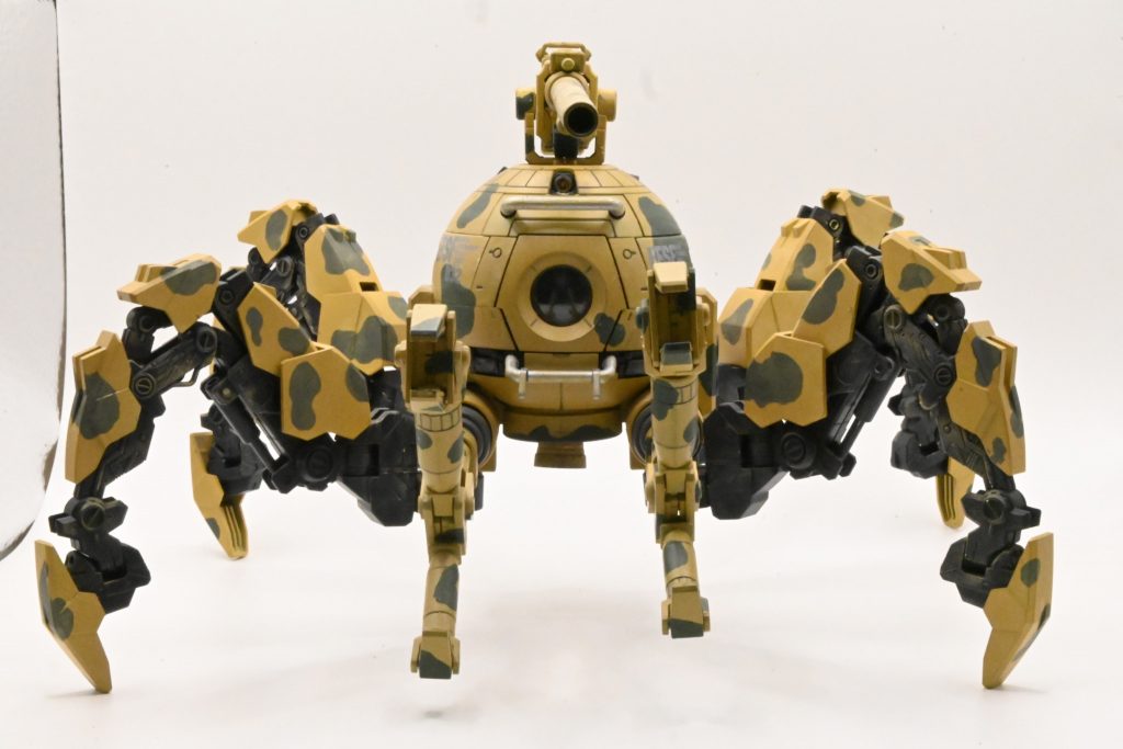 アフリカ戦線の戦車の迷彩を参考にしました。