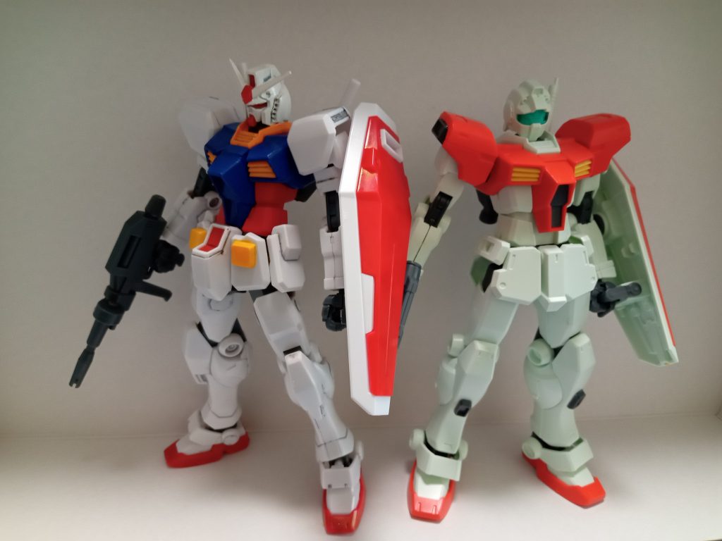 GM/GMと並べてもスタイル良くていいね元々の蛍光色も好きだったので、ベースガンダム再販してくてないかな?