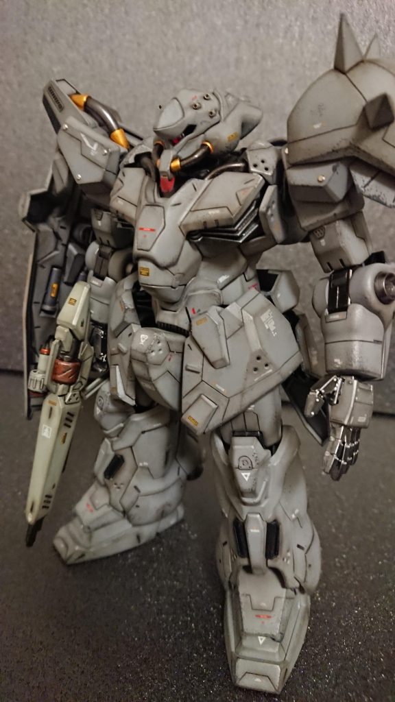 胴体はもう少し深い色の方が「らしく」見えたでしょうね...