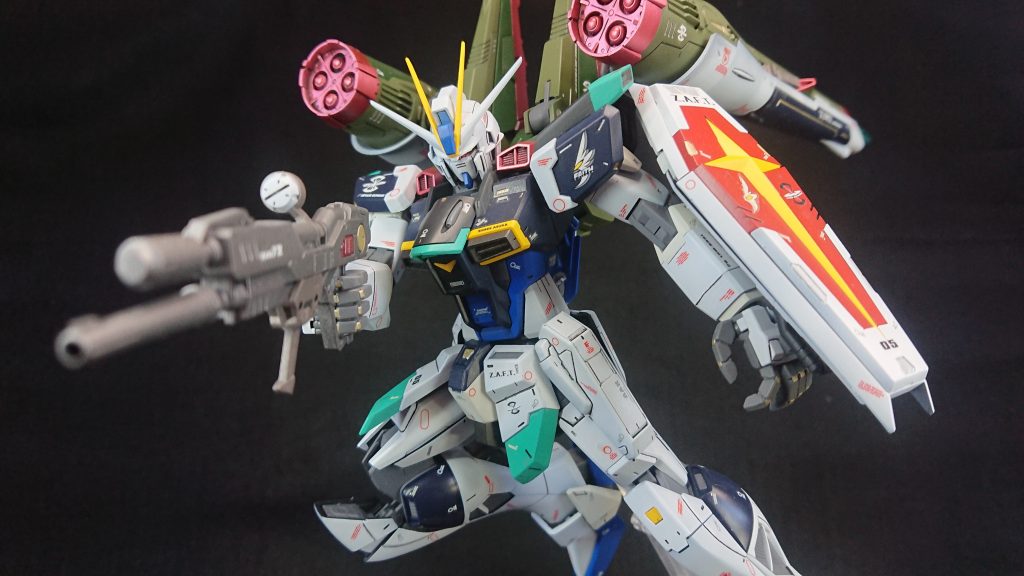 ビームライフルのメタリックカラーはサフのガンメタを吹いただけです。