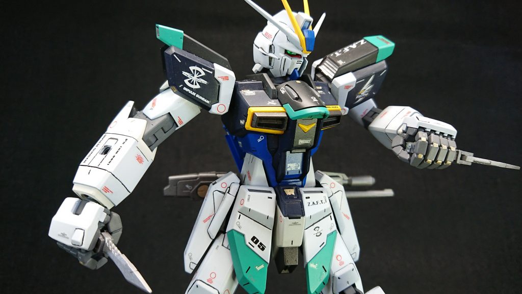 全体のエッジは鉄ヤスリと耐水ペーパーで修正しています。