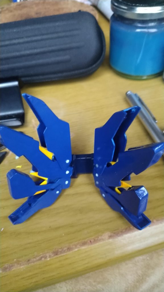 感動の嵐！どうやって作るか→作り出す→完成まで5カ月かかりました…シュバルツリッターの余剰バックパックにつけられる様にしました…！(ちなみに…この時、雨降りでした…)