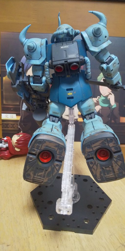 :足の裏のバーニアを部分塗りをした。