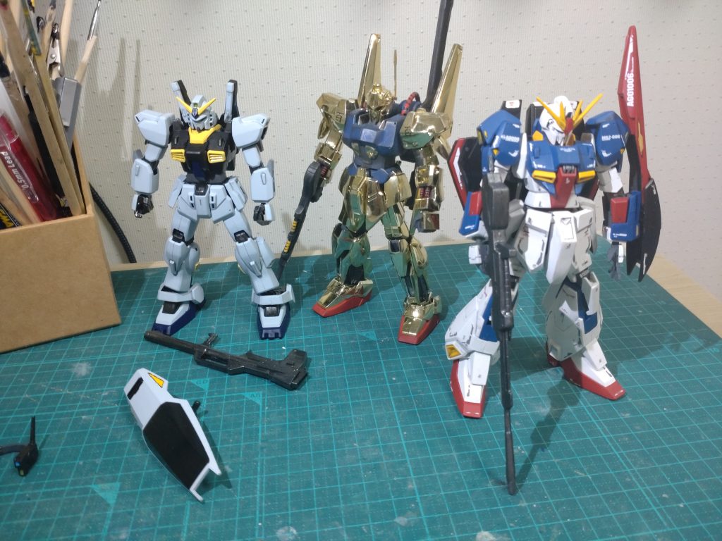 やはり旧キットの百式とやりかけマークIIと。マークIIこれから仕上げます！