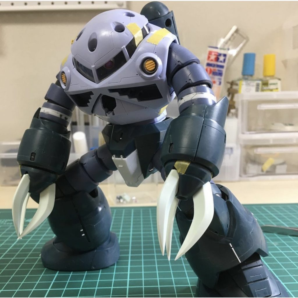 ボディーは前後に幅増し。腕も延長してますね、、モウワスレテマス